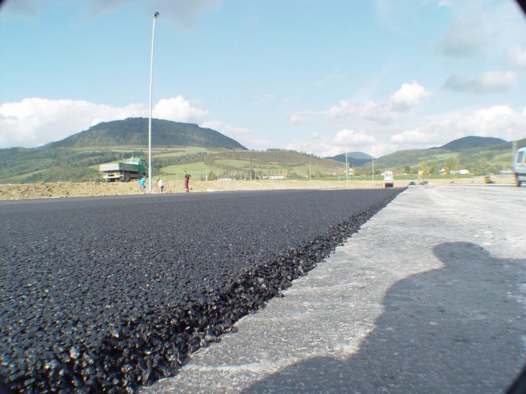 Priemyselné podlahy s extrémnou odolnosťou - densit.sk